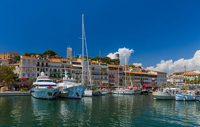 Der Alte Hafen mitten in Cannes - Süd-Frankreich Cannes - alter Hafen
