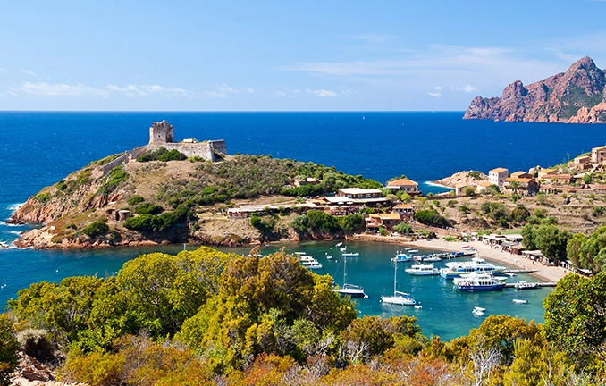 Girolata - eine Ankerbucht für einen Segeltörn vor Korsika