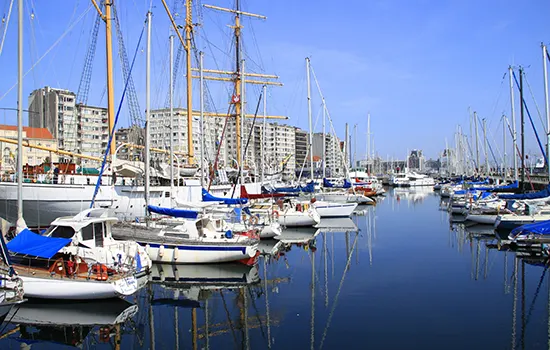Yachtcharter - Segelyachten im Yachthafen von Oostende in Belgien am Ärmelkanal